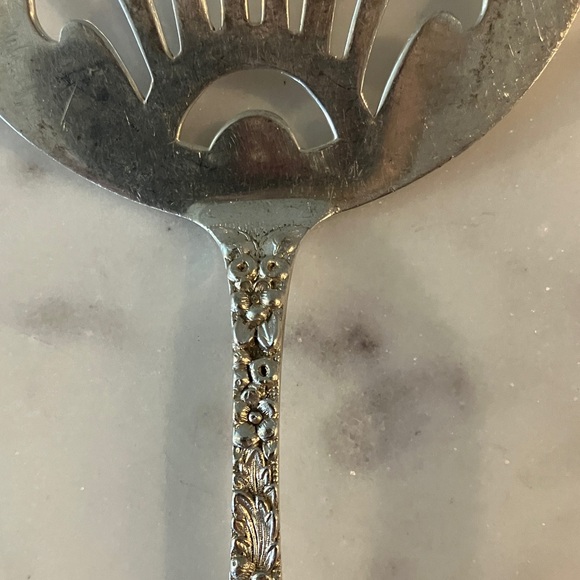 Vintage Stieff Rose Sterling Hot Cake Server 2.75 oz - Picture 4 of 10